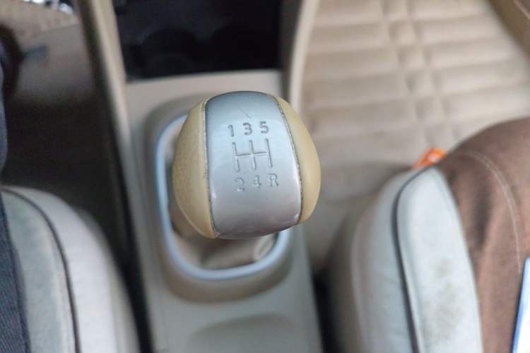 Used Nissan Sylphy 2012 Classic 1.6XE Manual Comfort Edition Gear Lever