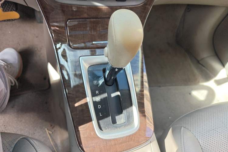 Used Nissan Sylphy 2012 1.6 XL CVT Luxury Edition Gear Lever
