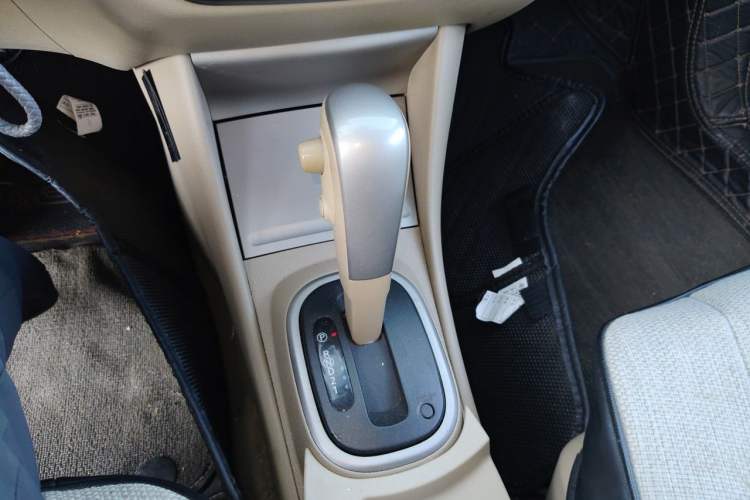 Used Nissan Sylphy 2012 Classic 1.6XE Automatic Comfort Edition Gear Lever