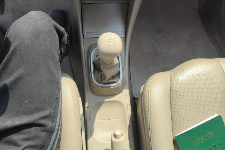 Used Nissan Sylphy 2012 Classic 1.6XL Manual Luxury Edition Gear Lever