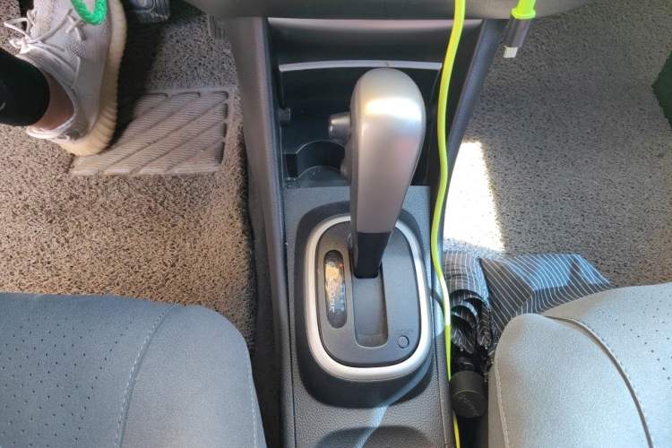 Used Nissan Sylphy 2012 Classic 1.6XE Automatic Comfort Edition Gear Lever