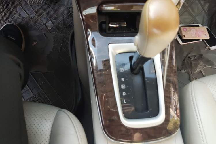 Used Nissan Sylphy 2012 1.6 XL CVT Luxury Edition Gear Lever