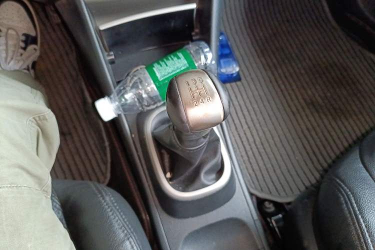 Used Nissan Sylphy 2012 Classic 1.6XE Manual Comfort Edition Gear Lever