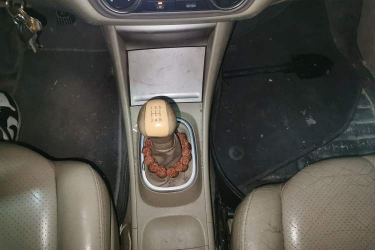 Used Nissan Sylphy 2012 Classic 1.6XL Manual Luxury Edition Gear Lever