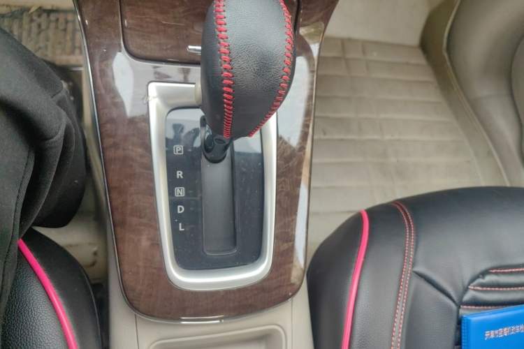 Used Nissan Sylphy 2012 1.6 XL CVT Luxury Edition Gear Lever
