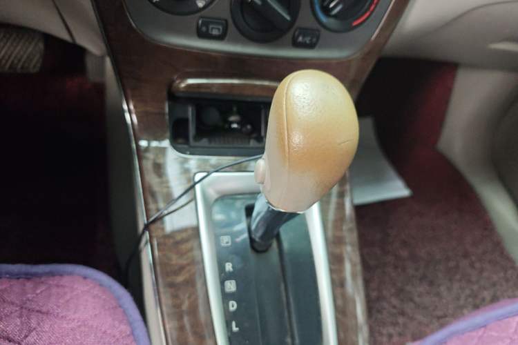 Used Nissan Sylphy 2012 1.6 XL CVT Luxury Edition Gear Lever