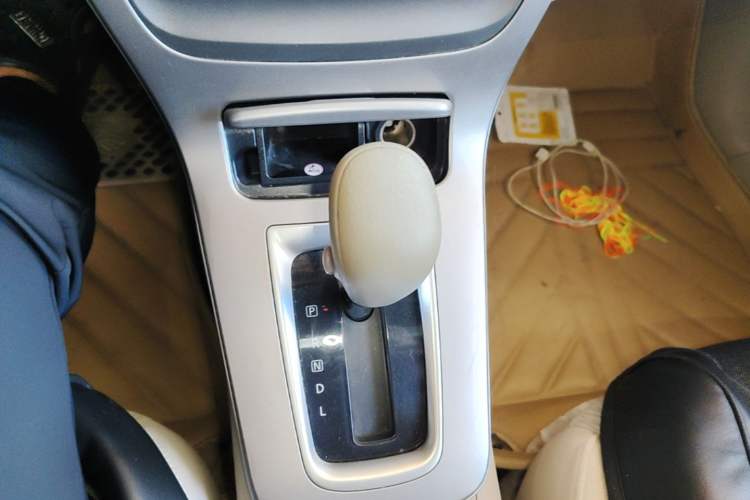 Used Nissan Sylphy 2012 1.6XE CVT Comfort Edition Gear Lever