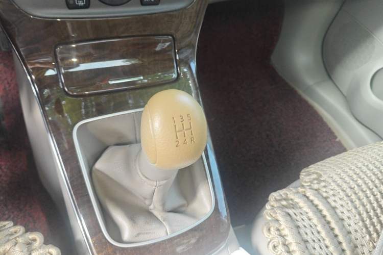 Used Nissan Sylphy 2012 1.6 XL Manual Luxury Edition Gear Lever
