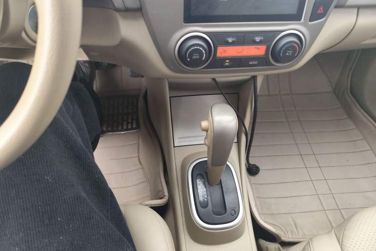 Used Nissan Sylphy 2012 Classic 1.6 XL Automatic Luxury Edition Gear Lever