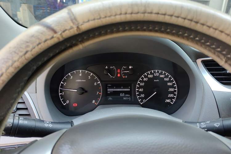 Used Nissan Sylphy 2012 1.6 XL Manual Luxury Edition Instrument Cluster