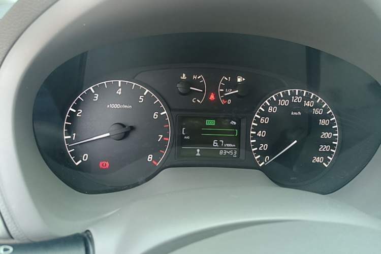Used Nissan Sylphy 2012 1.6 XL Manual Luxury Edition Instrument Cluster