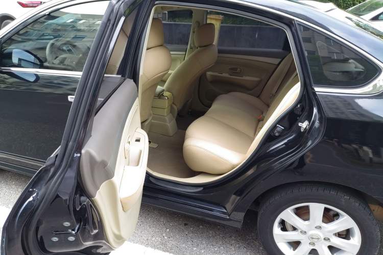 Used Nissan Sylphy 2012 Classic 1.6XE Manual Comfort Edition Interior 1