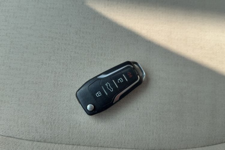 Used Nissan Sylphy 2012 Classic 1.6XE Automatic Comfort Edition Interior 1