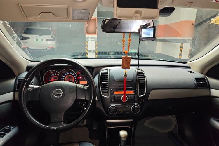 Used Nissan Sylphy 2012 Classic 1.6XE Manual Comfort Edition Interior 2