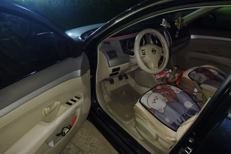 Used Nissan Sylphy 2012 Classic 1.6XE Manual Comfort Edition Interior 3