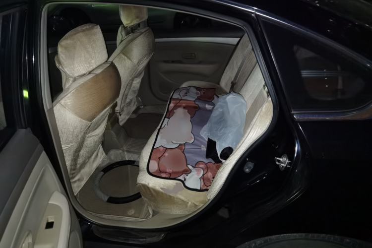 Used Nissan Sylphy 2012 Classic 1.6XE Manual Comfort Edition Interior 4