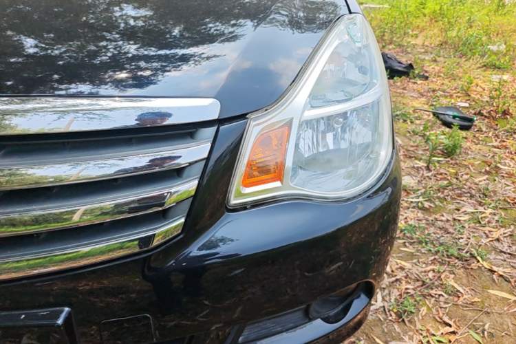 Used Nissan Sylphy 2012 Classic 1.6XE Manual Comfort Edition Left Front Headlight