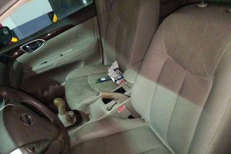 Used Nissan Sylphy 2012 1.6 XL Manual Luxury Edition Left Front Seat