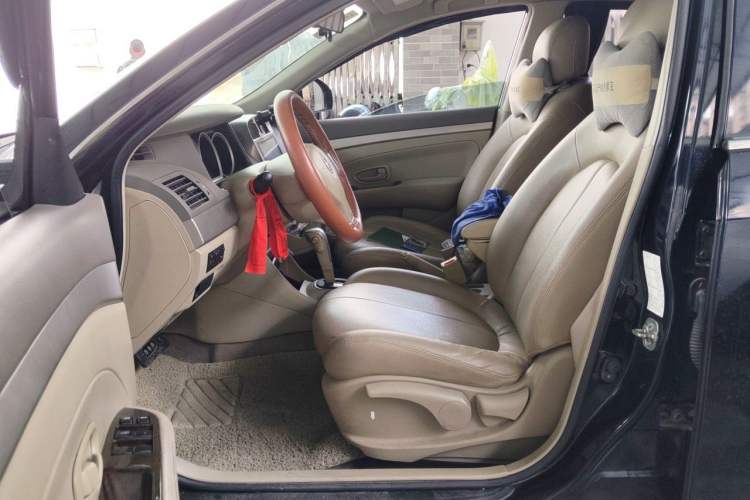 Used Nissan Sylphy 2012 Classic 1.6XE Automatic Comfort Edition Left Front Seat