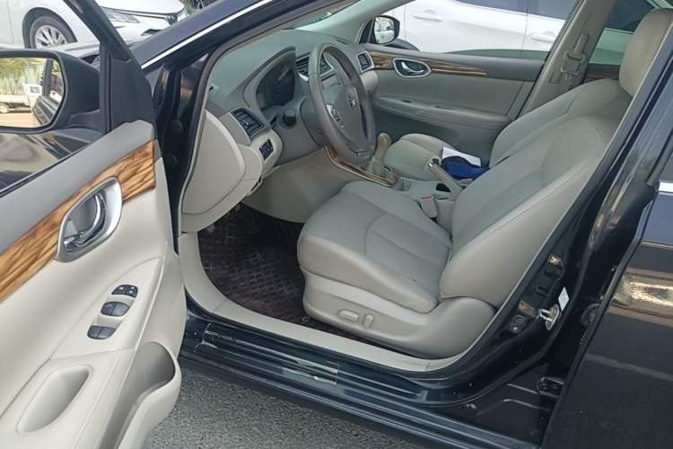 Used Nissan Sylphy 2012 1.6 XL Manual Luxury Edition Left Front Seat