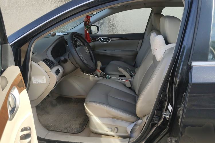 Used Nissan Sylphy 2012 1.6 XL Manual Luxury Edition Left Front Seat