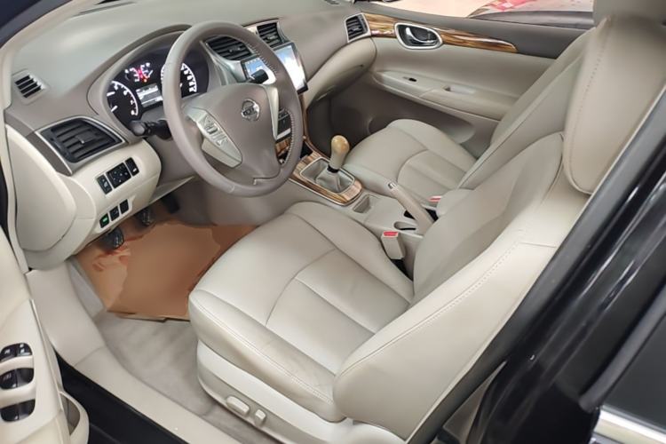Used Nissan Sylphy 2012 1.6 XL Manual Luxury Edition Left Front Seat