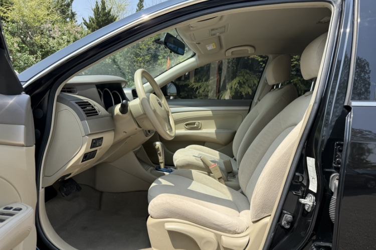 Used Nissan Sylphy 2012 Classic 1.6XE Automatic Comfort Edition Left Front Seat