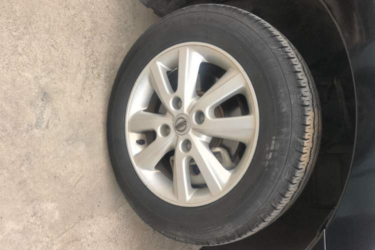 Used Nissan Sylphy 2012 Classic 1.6XE Manual Comfort Edition Left Front Wheel Hub