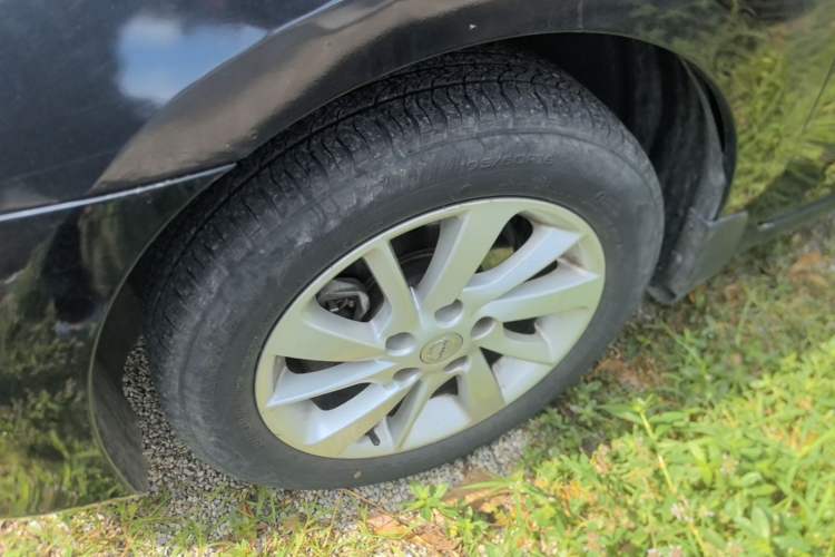 Used Nissan Sylphy 2012 1.6 XL Manual Luxury Edition Left Front Wheel Hub