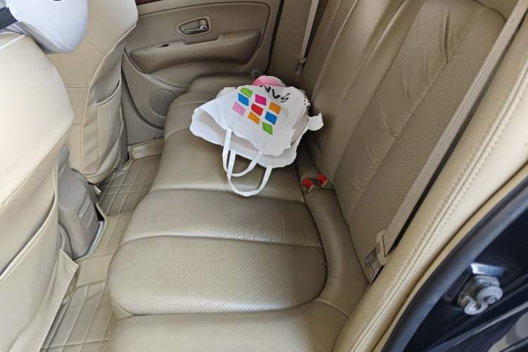 Used Nissan Sylphy 2012 Classic 1.6XE Automatic Comfort Edition Left Rear Seat