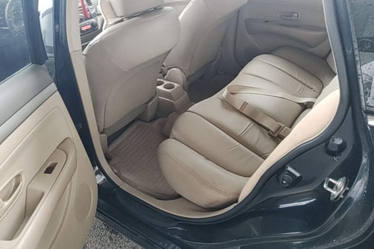 Used Nissan Sylphy 2012 Classic 1.6 XL Automatic Luxury Edition Left Rear Seat
