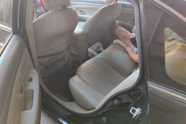 Used Nissan Sylphy 2012 Classic 1.6XE Automatic Comfort Edition Left Rear Seat