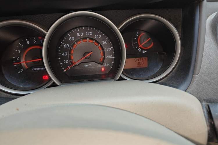 Used Nissan Sylphy 2012 Classic 1.6XE Manual Comfort Edition Odometer Close Up
