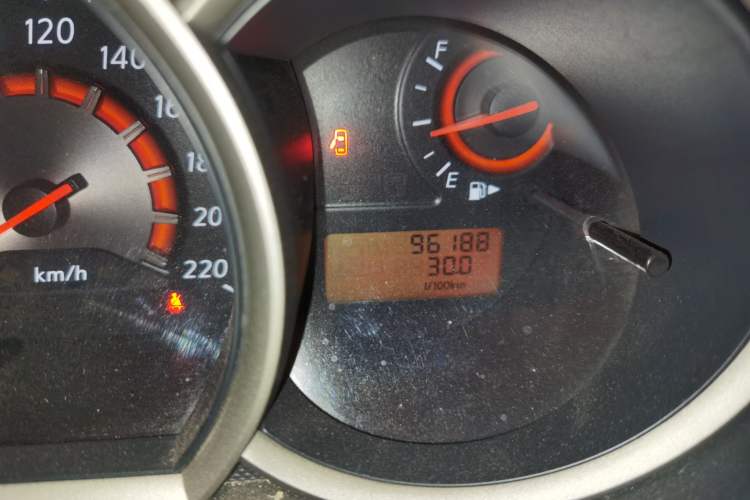 Used Nissan Sylphy 2012 Classic 1.6XE Manual Comfort Edition Odometer Close Up