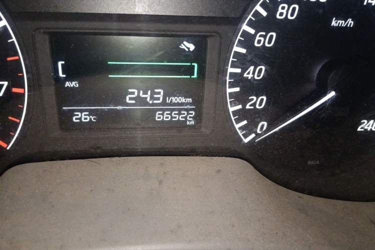 Used Nissan Sylphy 2012 1.6 XL Manual Luxury Edition Odometer Close Up