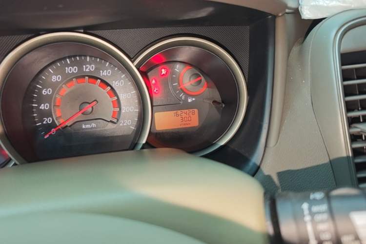 Used Nissan Sylphy 2012 Classic 1.6XE Manual Comfort Edition Odometer Close Up
