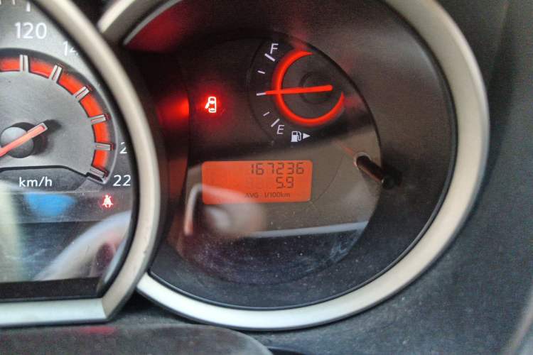 Used Nissan Sylphy 2012 Classic 1.6XE Manual Comfort Edition Odometer Close Up