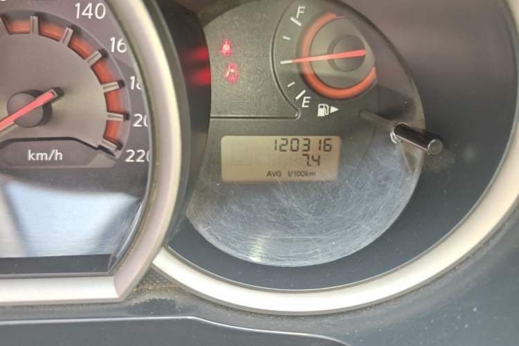 Used Nissan Sylphy 2012 Classic 1.6XE Manual Comfort Edition Odometer Close Up