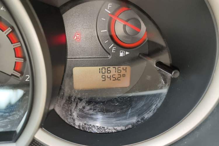 Used Nissan Sylphy 2012 Classic 1.6XE Manual Comfort Edition Odometer Close Up