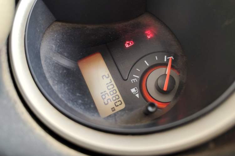 Used Nissan Sylphy 2012 Classic 1.6XE Manual Comfort Edition Odometer Close Up