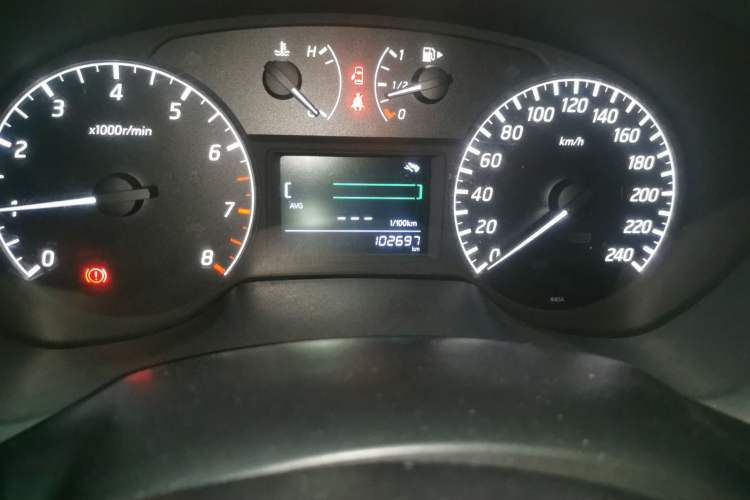 Used Nissan Sylphy 2012 1.6 XL Manual Luxury Edition Odometer Close Up