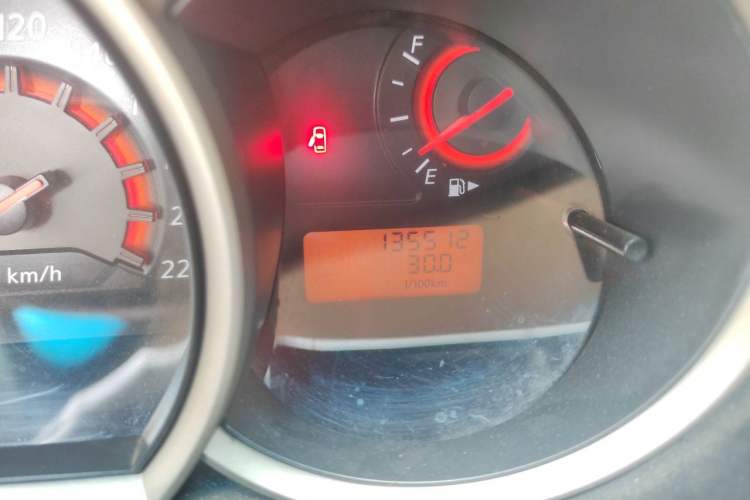 Used Nissan Sylphy 2012 Classic 1.6XE Manual Comfort Edition Odometer Close Up