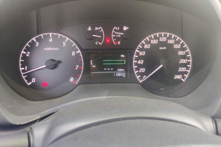 Used Nissan Sylphy 2012 1.6 XL Manual Luxury Edition Odometer Close Up