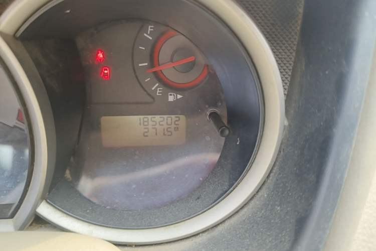 Used Nissan Sylphy 2012 Classic 1.6XE Manual Comfort Edition Odometer Close Up
