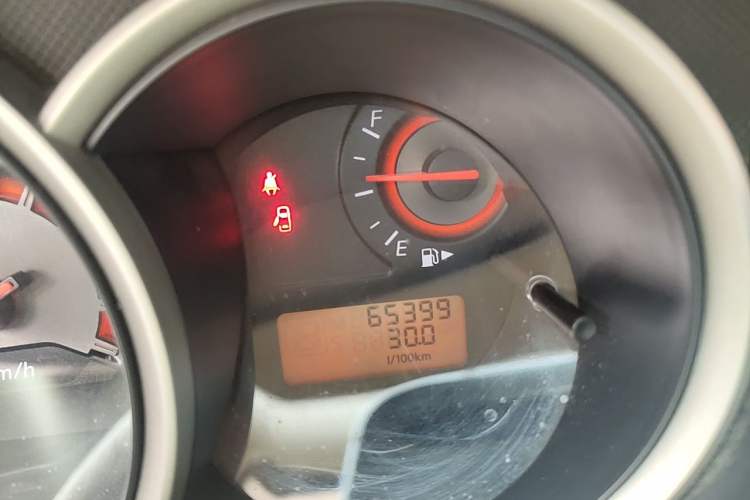 Used Nissan Sylphy 2012 Classic 1.6XE Manual Comfort Edition Odometer Close Up