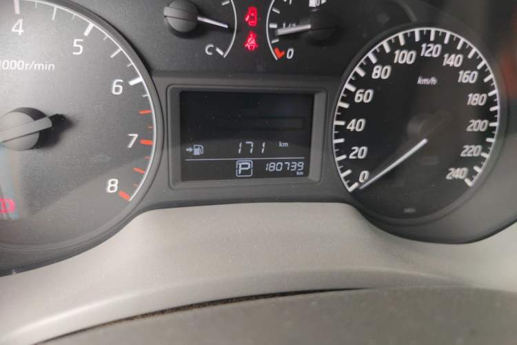 Used Nissan Sylphy 2012 1.6XE CVT Comfort Edition Odometer Close Up