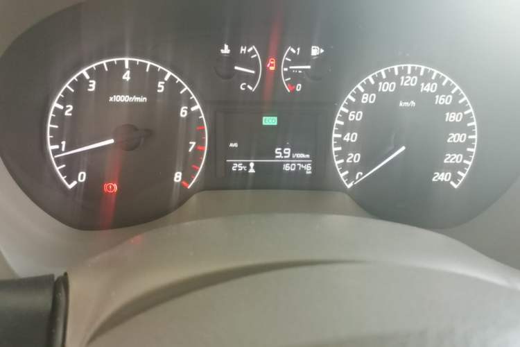 Used Nissan Sylphy 2012 1.6 XL Manual Luxury Edition Odometer Close Up