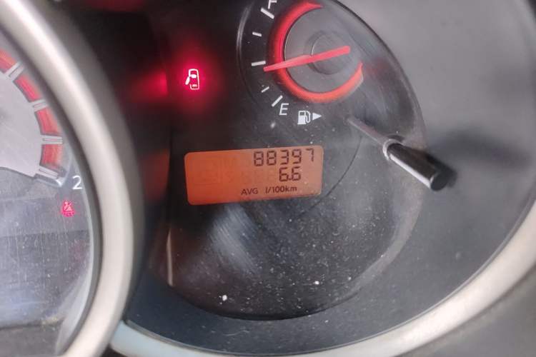 Used Nissan Sylphy 2012 Classic 1.6XE Manual Comfort Edition Odometer Close Up