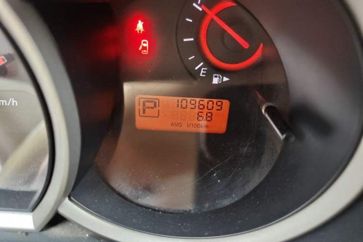 Used Nissan Sylphy 2012 Classic 1.6XE Automatic Comfort Edition Odometer Close Up
