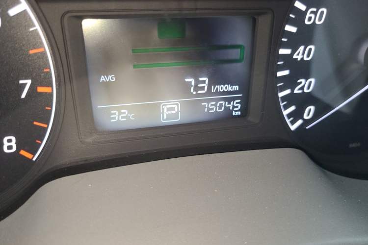 Used Nissan Sylphy 2012 1.6 XL CVT Luxury Edition Odometer Close Up